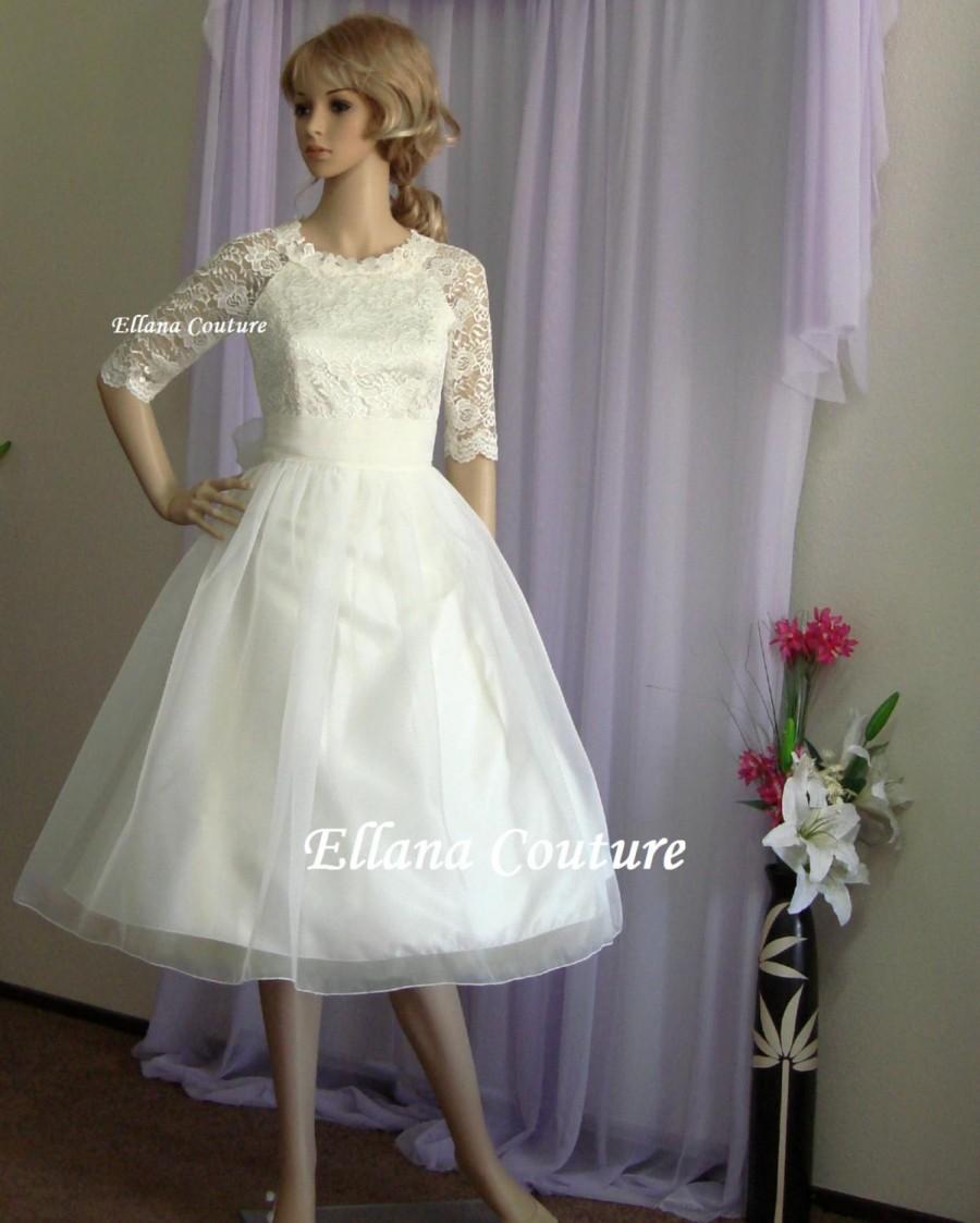 Mariage - Plus Size. Carol - Vintage Inspired Lace and Organza Wedding Dress.