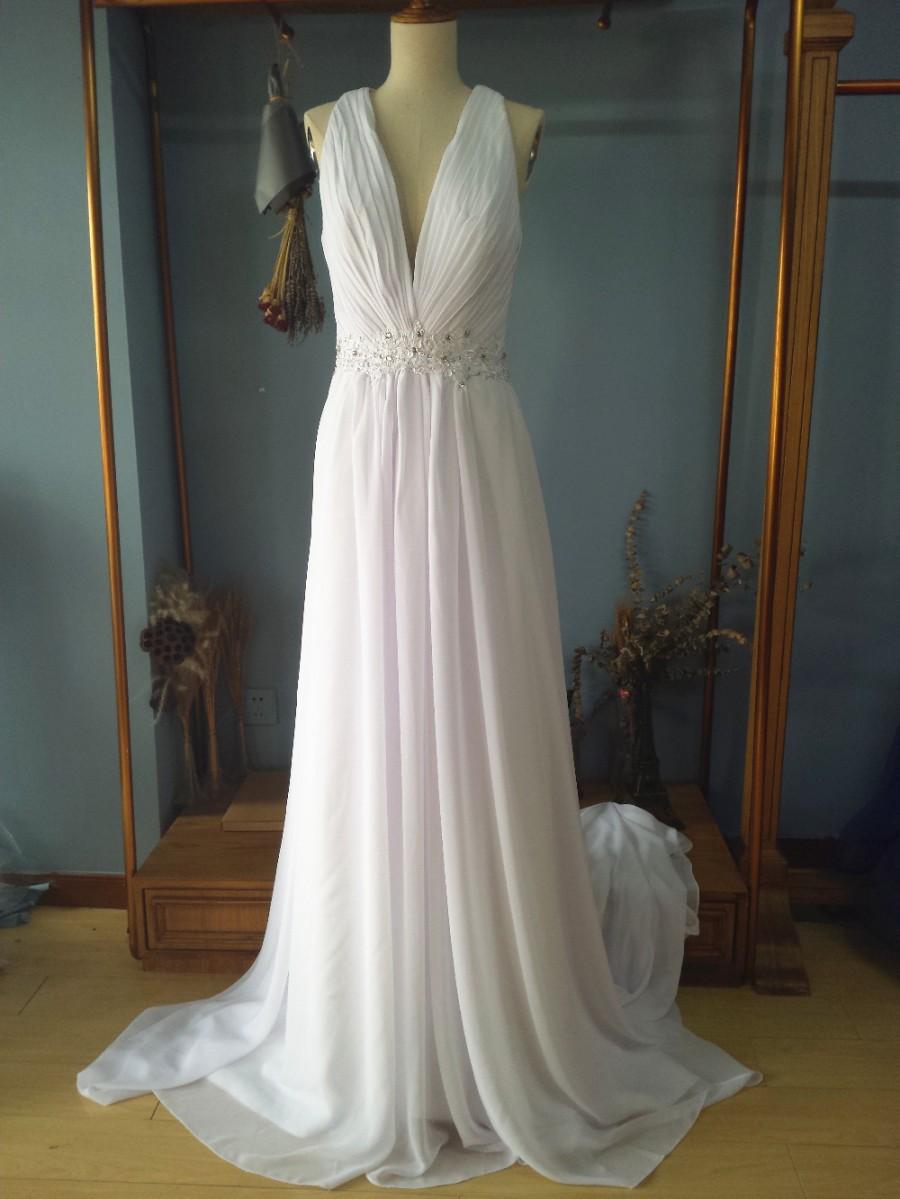 زفاف - Aliexpress.com : Buy V Neck Floor Length Court Train Pleated Chiffon Outdoor Wedding Dresses from Reliable dress first suppliers on Gama Wedding Dress