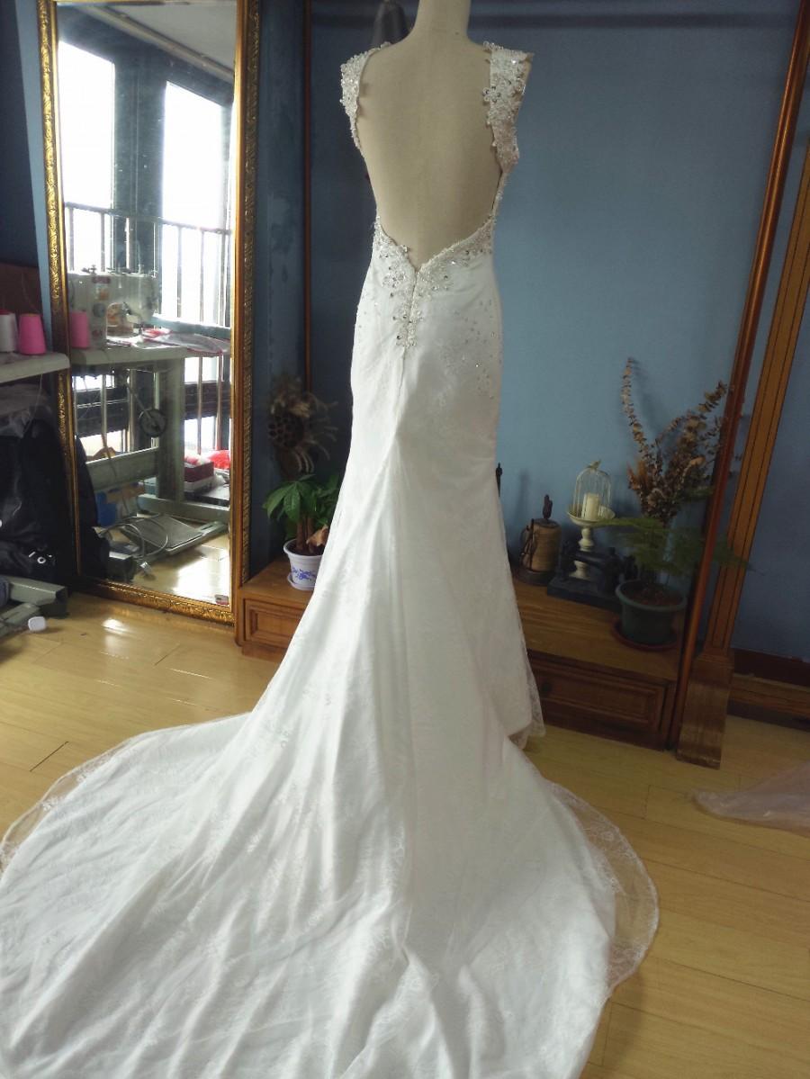 Hochzeit - Aliexpress.com : Buy Queen Anna Neck Floor Length Court Train Trumpet Backless Lace Wedding Dresses from Reliable dress spring wedding suppliers on Gama Wedding Dress