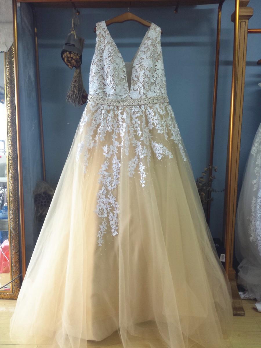 زفاف - Aliexpress.com : Buy Plunging Neck Floor Length Champagne Tulle Plus Size Wedding Dresses with Sash from Reliable dresses female suppliers on Gama Wedding Dress