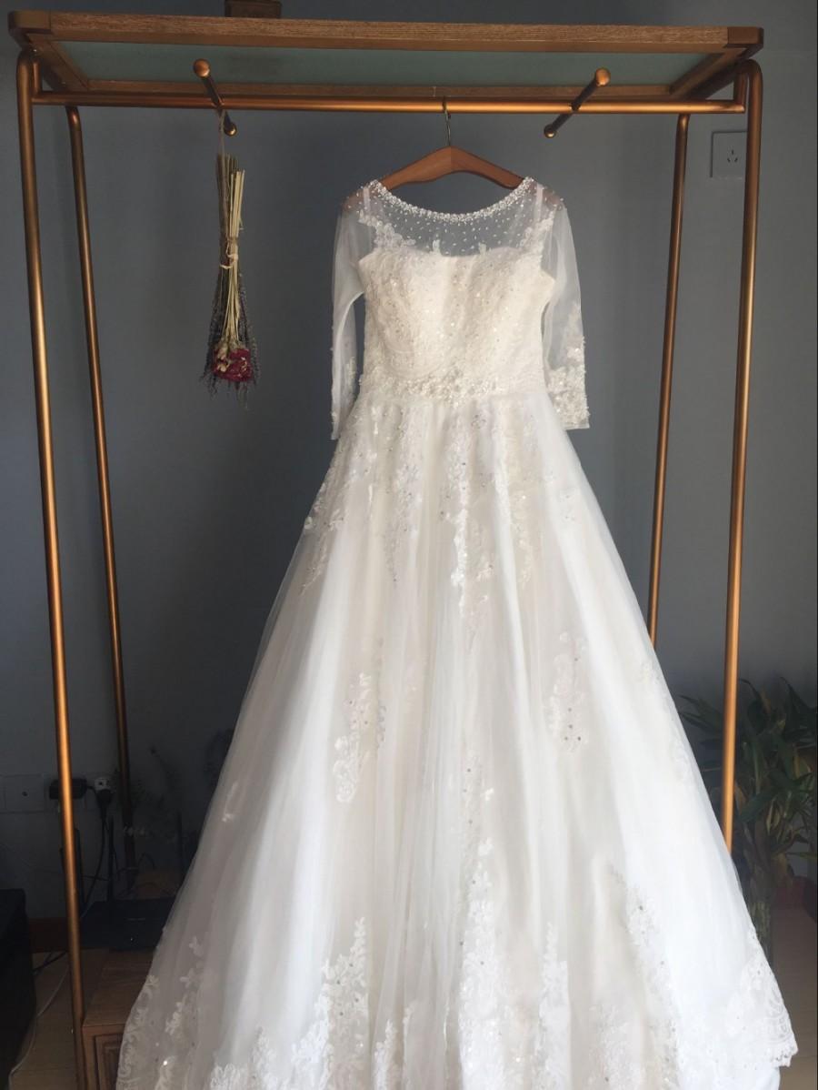 Hochzeit - Aliexpress.com : Buy Scoop Neck A line Princess Floor Length Court Train White Tulle Wedding Dresses with Beading Sequins from Reliable dress night wedding suppliers on Gama Wedding Dress
