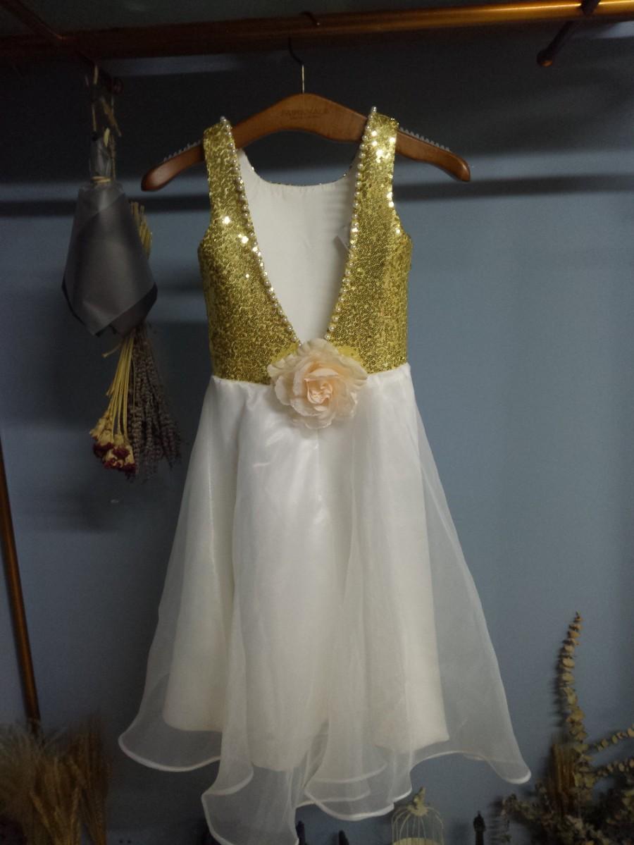 Mariage - Aliexpress.com : Buy Gold Sequin V Back Flower Girl Dress with Handmade Flower and Pearls from Reliable dress organza suppliers on Gama Wedding Dress