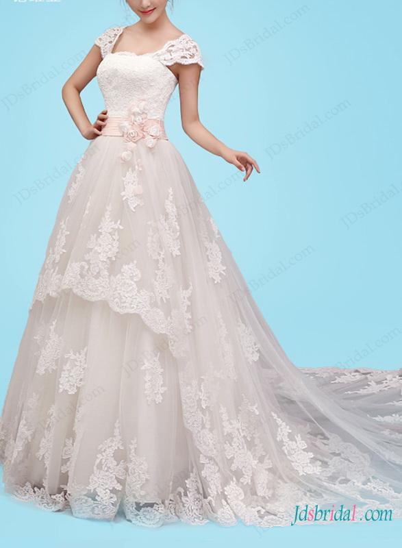 Hochzeit - Dreamy princess tulle wedding dress with cap sleeves