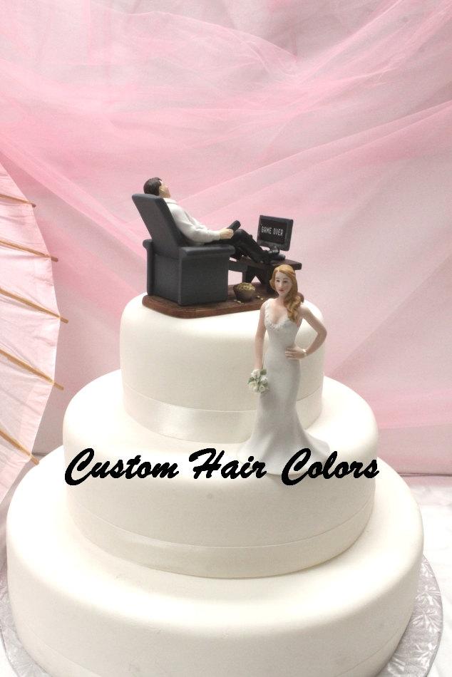 زفاف - Funny Wedding Cake Topper - Couch Potato Groom and Waiting Bride - Personalized Cake Topper - Cake Topper - Modern - Fun Cake Topper