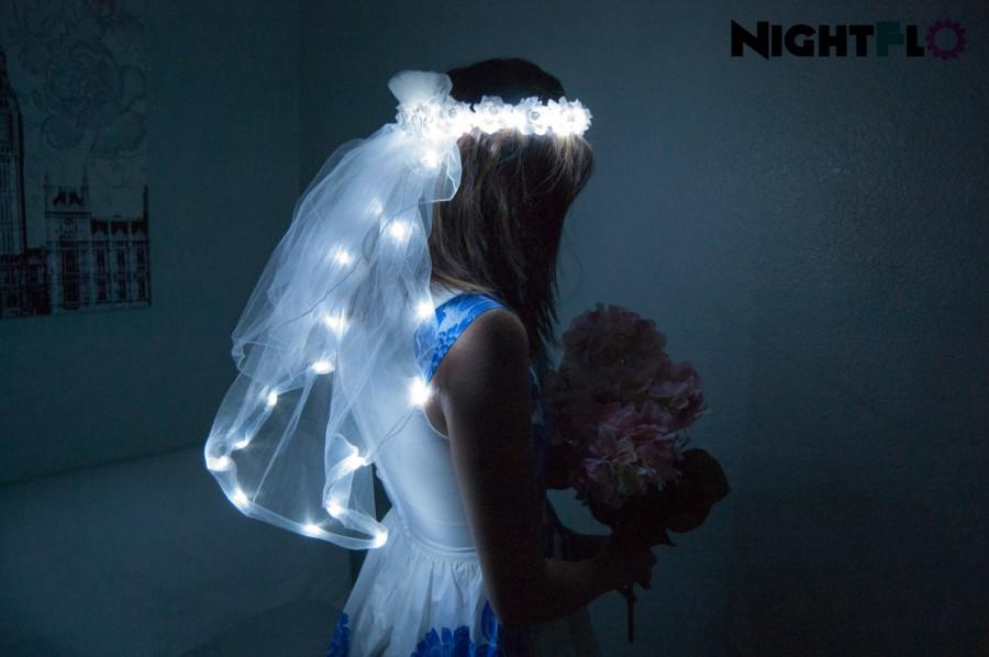 Mariage - White Rose NightFlo w/ Light Up Veil for Wedding & Bachelorette Parties