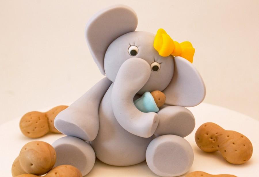 Hochzeit - My little Peanut Elephant Mommy holding baby peanut Excelent Cake decoration for a Baby Shower, New Mommy or Gender Reveal Party  SO CUTE !!