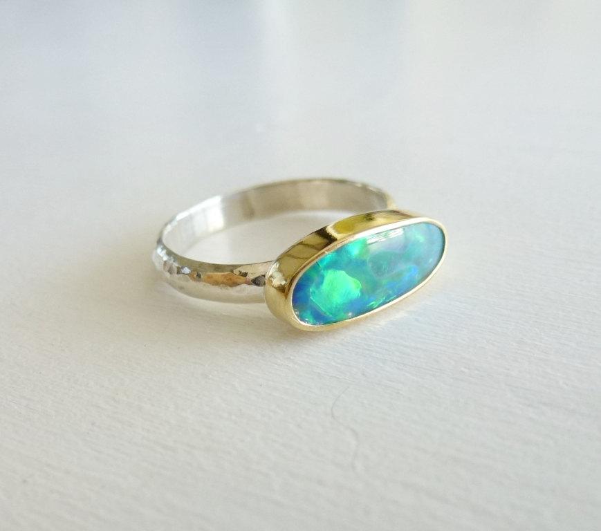 Hochzeit - 18K Gold Opal ring with iridescent Multicolor Opal doublet, Australian Opal setting, Sterling Silver band, iridescent opal ring