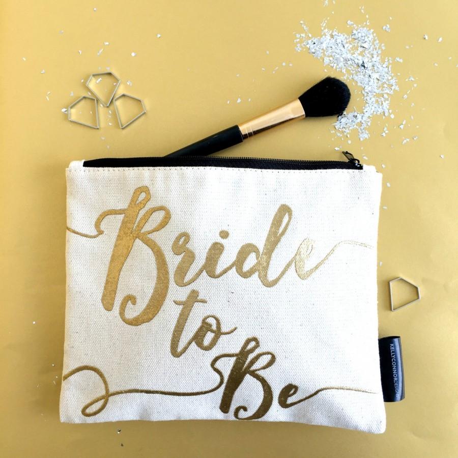 زفاف - Bride-to-Be Cosmetics Bag