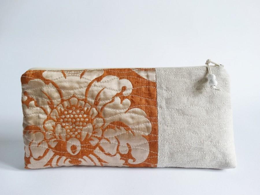 زفاف - Modern Rustic Clutch Bag, Gift for Her, Linen Cosmetic Purse, Burnt Orange Flower Block Bag
