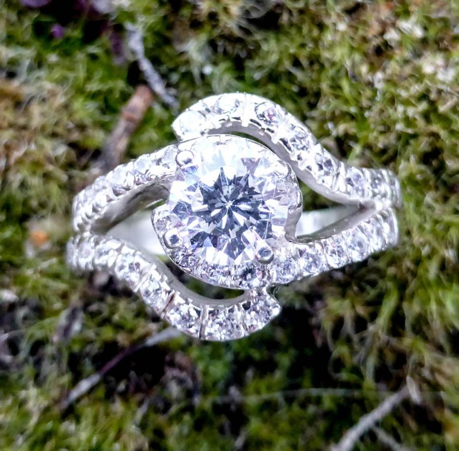 Hochzeit - Diamond Engagement ring-1,53 caratWhite gold 14 Kt-Solitaire-Pave set-Halo style-Weddings-Luxury-Brides-Handmade-2 hearts shape-IGI cert.