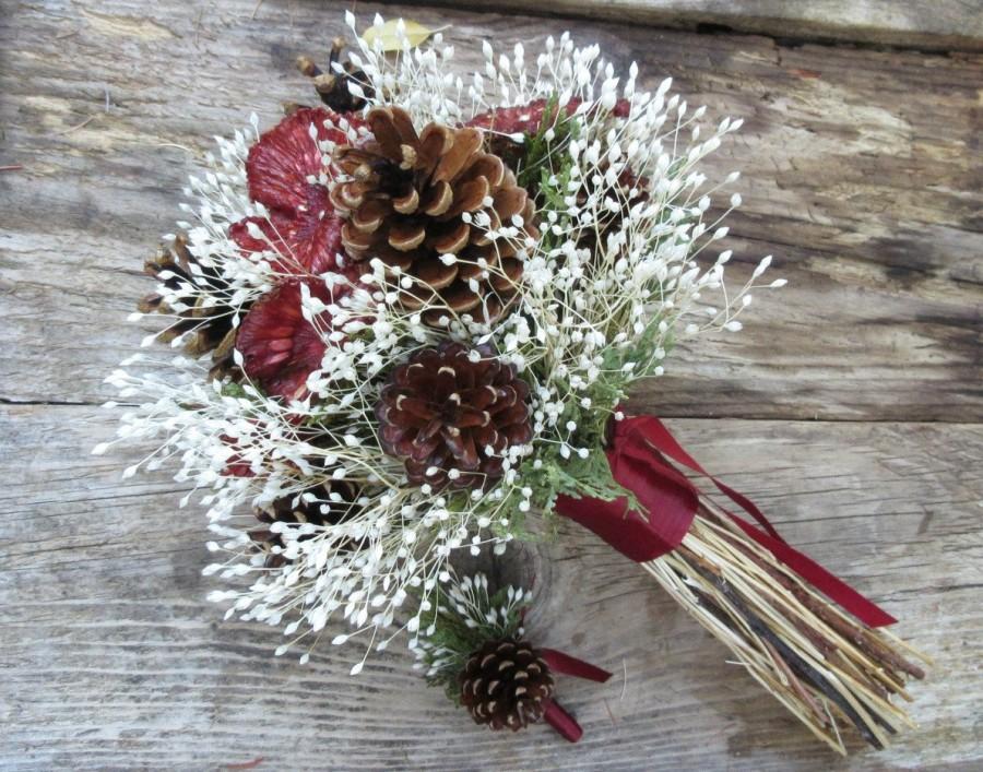 زفاف - Red and White Pinecone Wedding Bouquet - Cranberry Forest Glade - Pine, Juniper, Osage & Lapsana