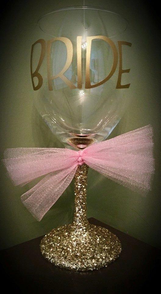 زفاف - BRIDE Glitter Stemmed Wedding Wine Glass for the Bride to Be; Wedding Present; Bachelorette Present; Bridal Shower Present; Bride Present