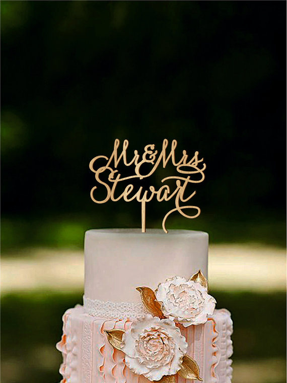 Hochzeit - Custom Cake Topper Rustic Wedding Cake Topper Mr Mrs Last Name Cake Topper Personalized Monogram Gold Silver cake topper