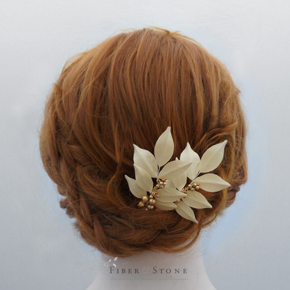 Mariage - Swarovski Pearl Bridal Hair Piece, Bridal Updo Hairpiece, Fall Wedding Head Piece, Leaf Bridal Head Piece,Bridal Hair Accessory leaf Autumn