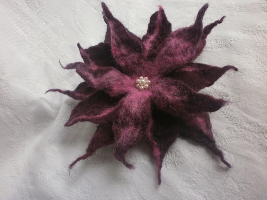 Mariage - Pink purple flower brooch,wet felt wool flower pins,pearl,felt brooch,felt flowers corsage brooch pins,scarf, felt jewelry,hair accessories,