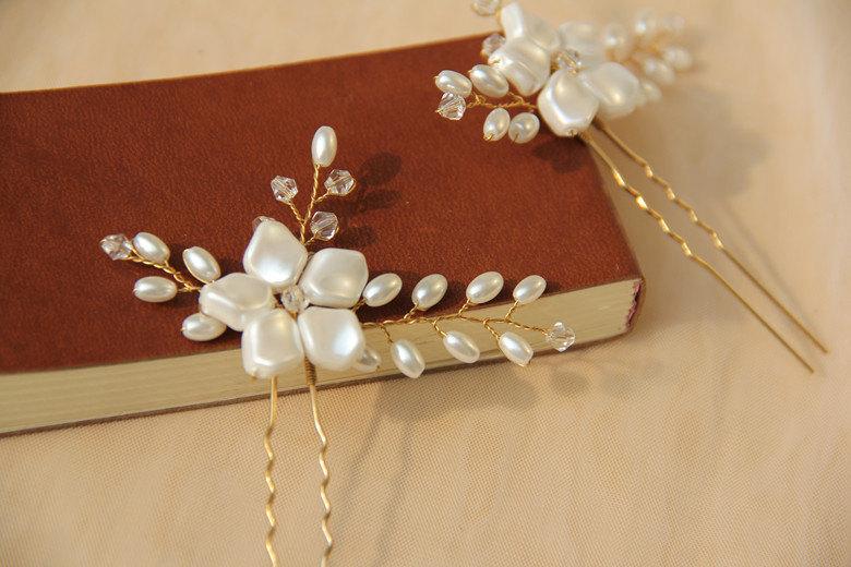 زفاف - Bridal Pins, Wedding Headpiece, Hair Accessory made of clear crystals and ivory pearls.