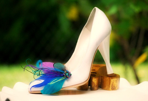 زفاف - Jeweled Peacock Color Shoe Clips. Teal Lime Green Royal Blue Purple Feathers & Beads. Couture Bride Bridal Bridesmaid, Bachelorette Party
