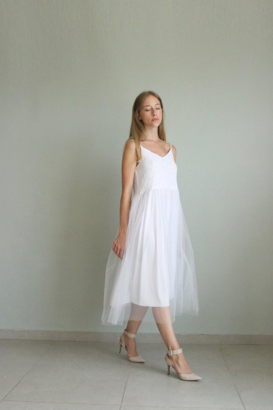 زفاف - Ivory lace and tulle bridal gown - open back ballerina gown - lace V neckline spaghetti straps wedding dress