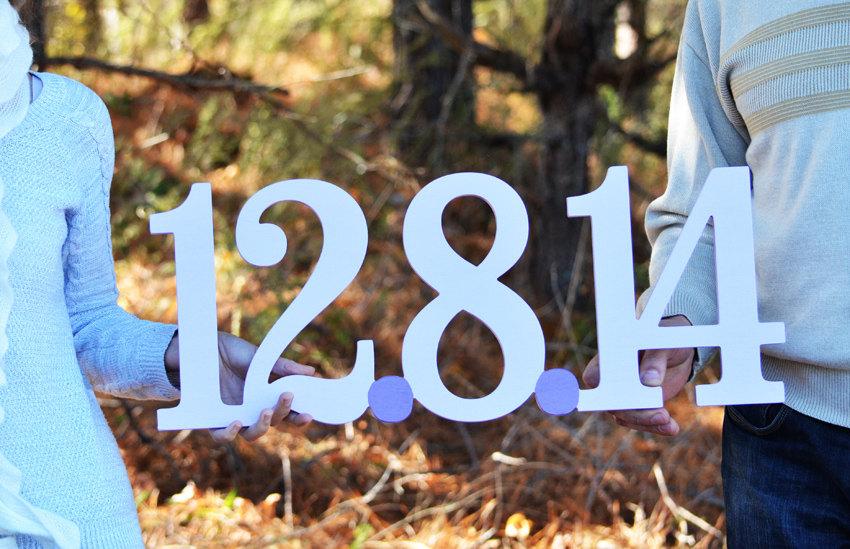 Hochzeit - Save the Date Sign- Wood Sign- Engagement photos- Rustic- Wedding Date Sign- Wedding Decoration- Photography Prop