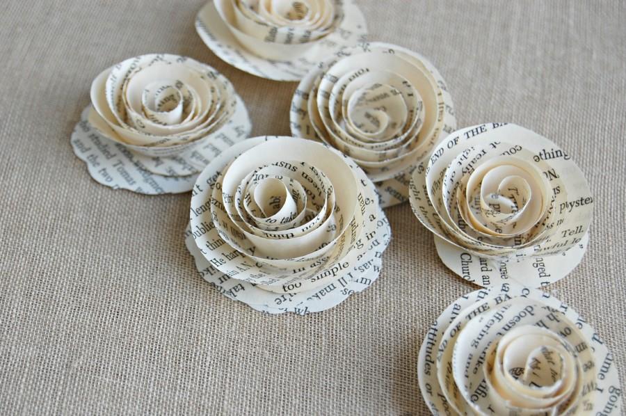 Mariage - 24 - Paper Roses /  Book Page Roses /  Vintage Wedding / Scrap Booking Roses