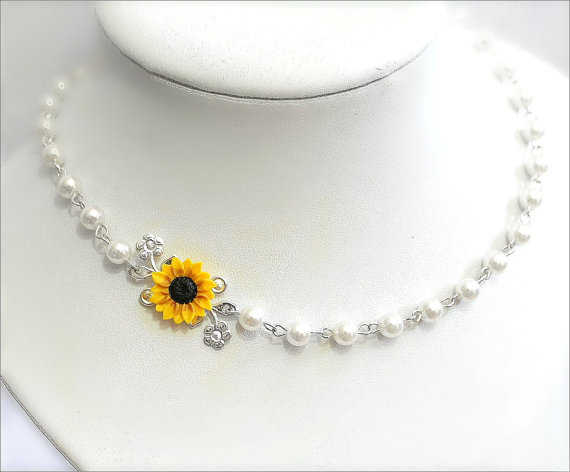 Hochzeit - Sunflower Necklace,Bridal Sunflower,Bridesmaid Jewelry,For Her,Wedding White pearl,Yellow Sunflower, Bridesmaid Necklace,Bride Flower