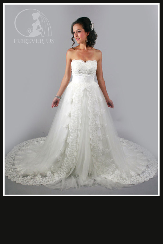 Свадьба - Gorgeous princess white lace wedding dress sweetheart backless sweep/brush train wedding gown