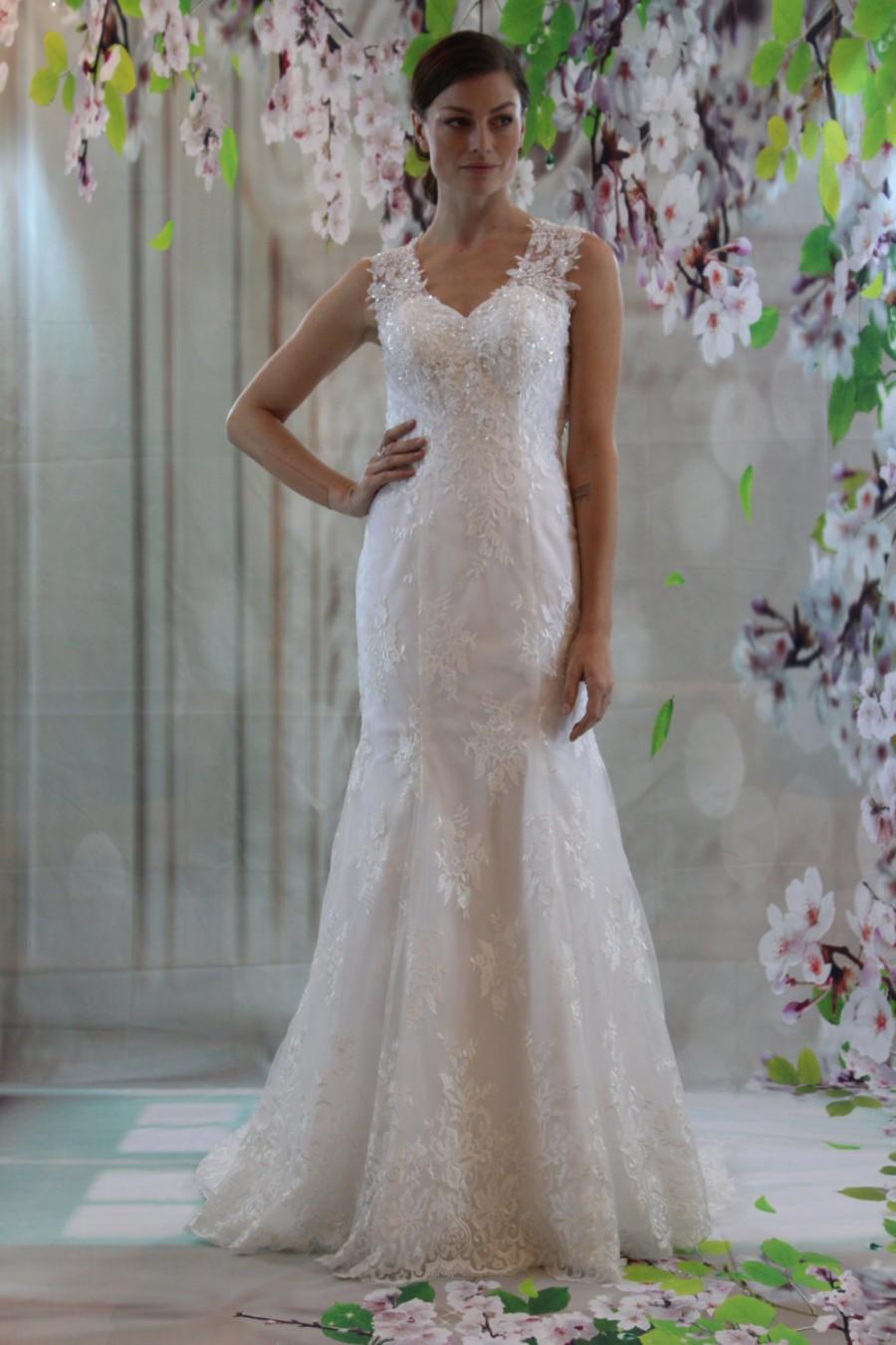 زفاف - Strap lace sweetheart neckline bridal gown, sexy back fit and flare style wedding dress