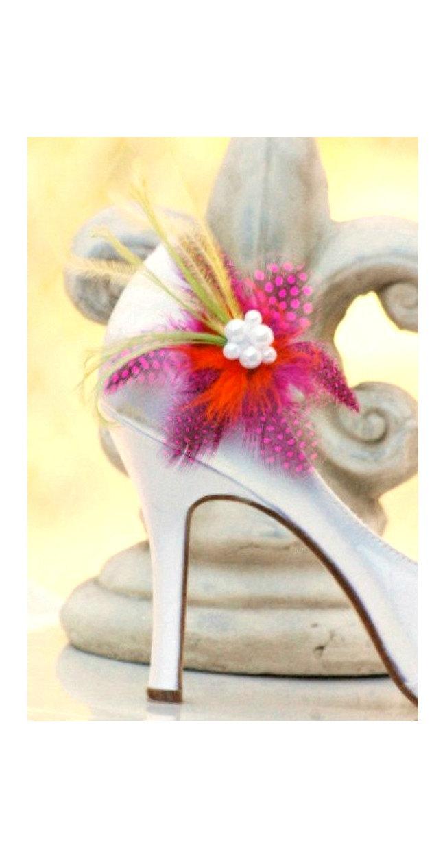 Hochzeit - Shoe Clips Fuschia Guinea Feathers. Spring Wedding Flowers White / Ivory Pearls. Big Day Bride Bridal Bridesmaid Pins, Edgy Cheerful Bright