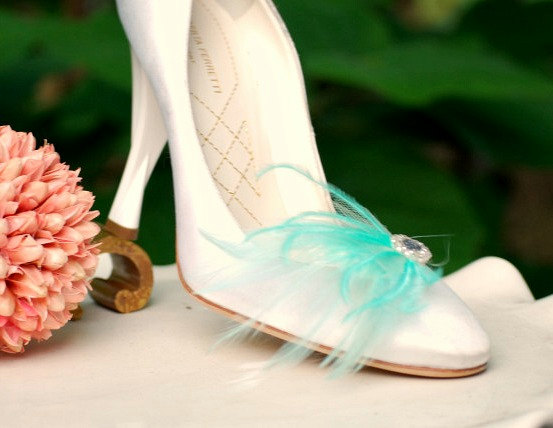 Mariage - Shoe Clips Mint Aqua Blue Feathers. Silver Gem / Pearls, Bride Bridal Bridesmaid Couture. More Purple Yellow Ivory White Pink Navy Statement