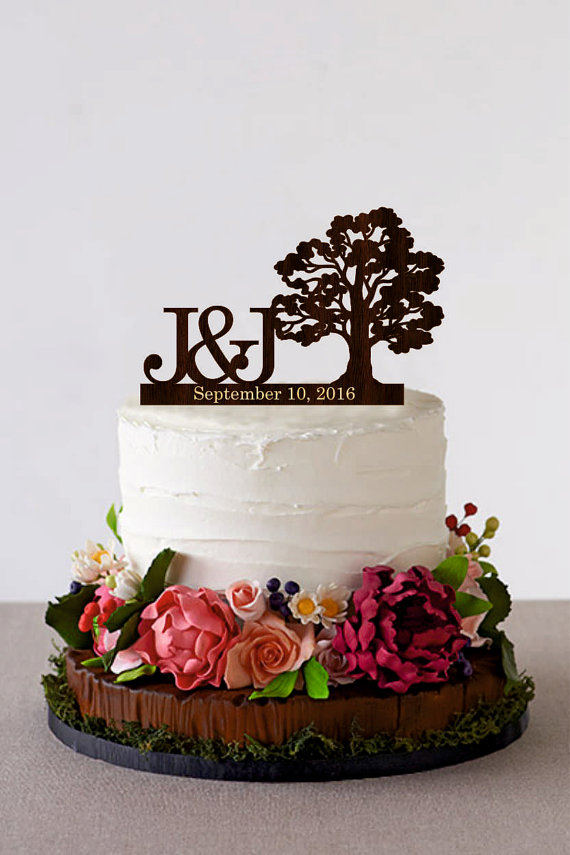 Mariage - Tree Wedding cake topper Personalized Monogram Wedding Cake Topper Rustic Wedding Cake Topper