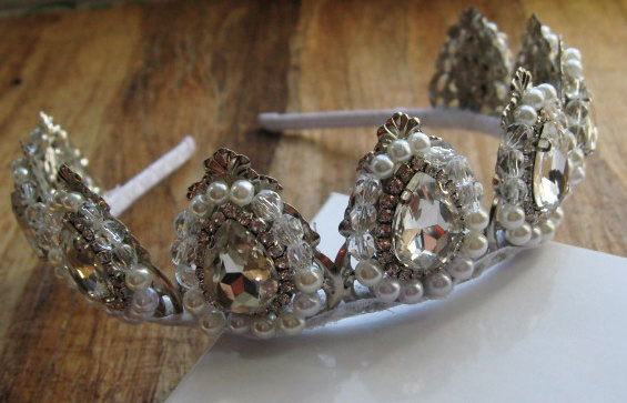 Wedding - Bridal tiara headband Wedding hairpiece Wedding pearl tiara Crystal bridal halo Glass beads crown Beaded bride tiara Christmas accessories