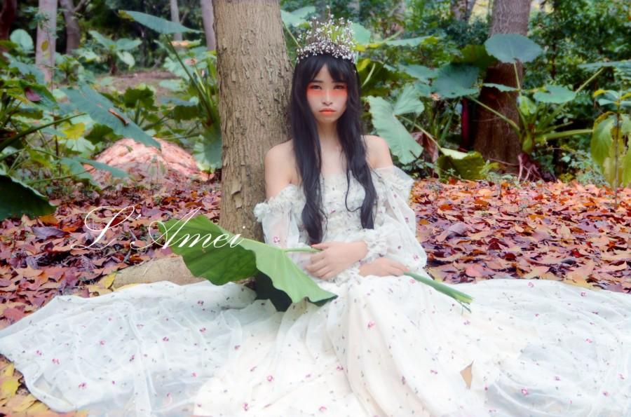 زفاف - Woodland Fairy Style Ivory Embroidered Lace Bohemian Bridal Gown Wedding Dress with Long Sleeves.