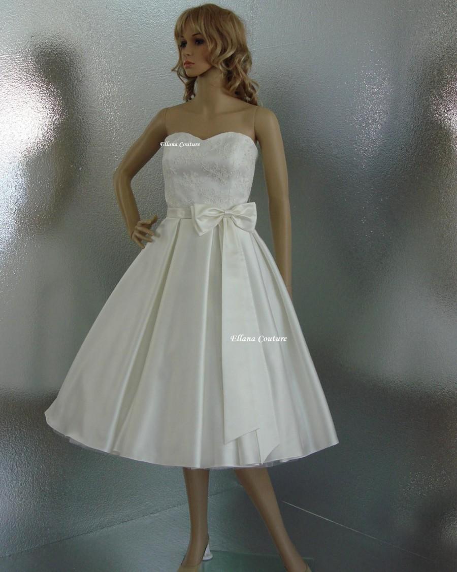 Mariage - Aster - GORGEOUS Vintage Inspired Wedding Gown. Tea Length.
