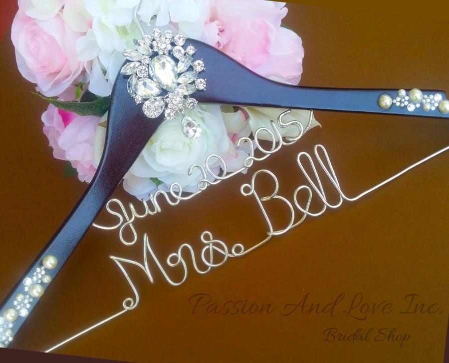 زفاف - Made in USA. Personalized Bridal Wedding Hanger. Bridal Hanger. Bridal Party. Custom Hanger.