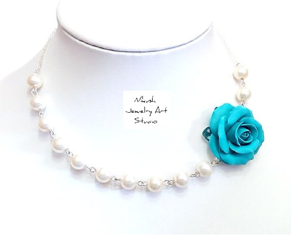 Mariage - Bridesmaid Necklace with Turquoise roses flower Necklace Wedding White pearls Necklace floral rose necklace. Necklace beach wedding