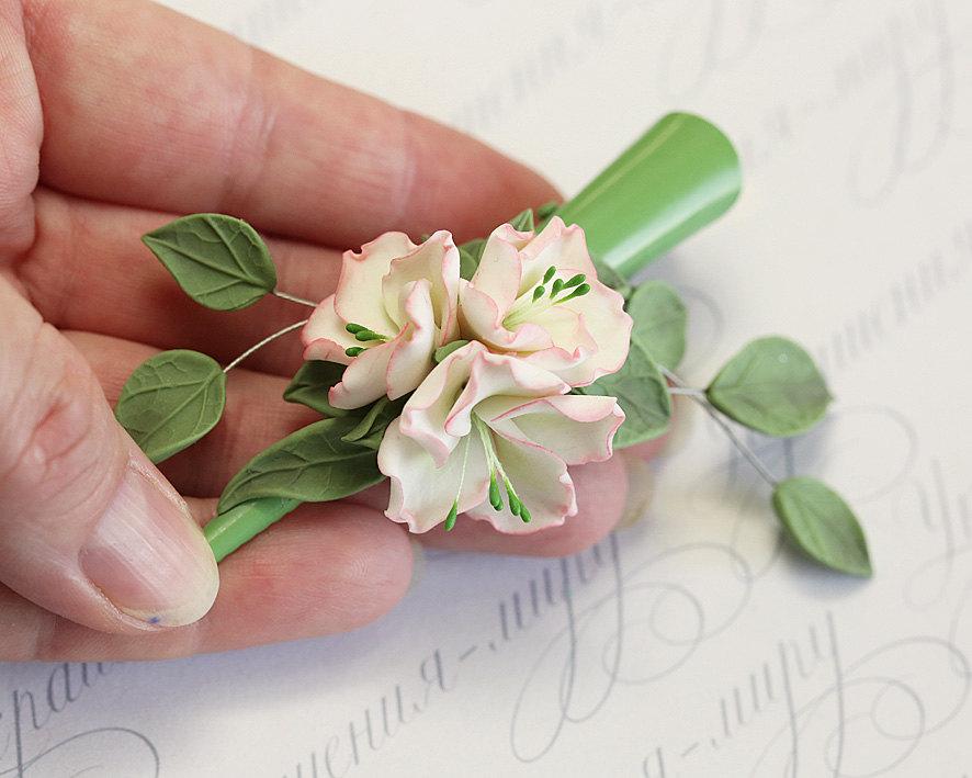 Hochzeit - Floral hair accessories Pink flowers hair clip for girls. Polymer clay jewelry. Apple flowers hair barrette.  Flowers for hair. Floral Clamp