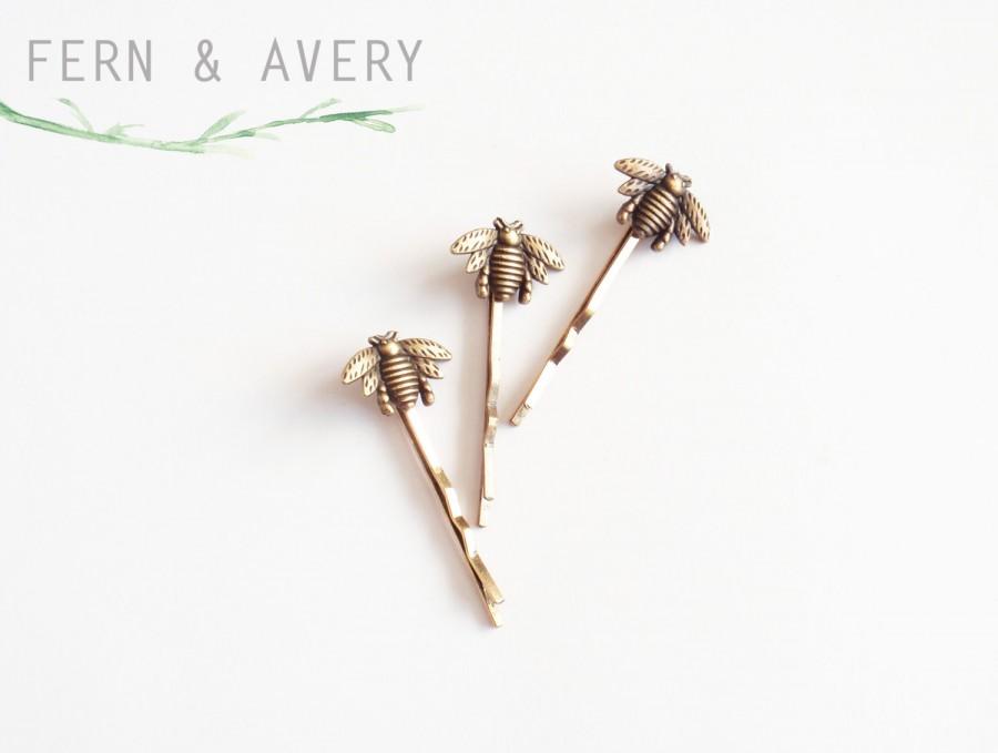Свадьба - Choose silver or golden bronze bee hair pins. Bee bobby pins. Elegant Bee hair clip. Dainty bee hair clip.