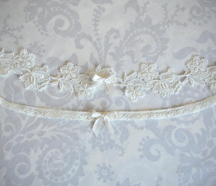 Hochzeit - Ivory Lace Garter Set, Toss and Keepsake Garter, Flower Garters with Bows, Venise Lace Garters, Custom - 109G