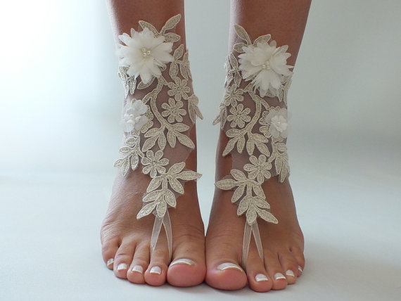 زفاف - Free ship champagne ivory lace Barefoot Sandals, french lace, shoes, Gothic, Wedding, beach wedding barefoot sandals