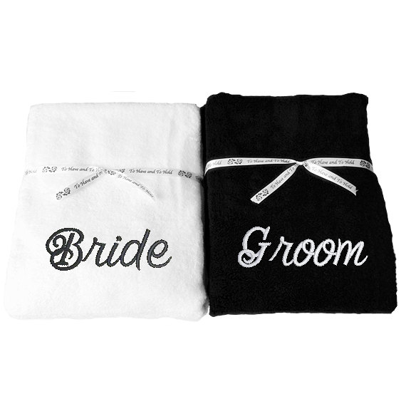 Mariage - Mr. Mrs., His Hers, Towels, Set of Two Beach, Bath, Pool Towels, Wedding Gift