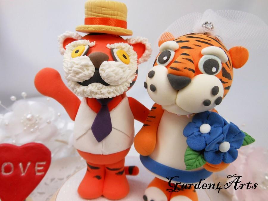Mariage - Custom wedding cake topper--Love MASCOT couple with circle clear base--clemson & Auburn Tigers--NEW