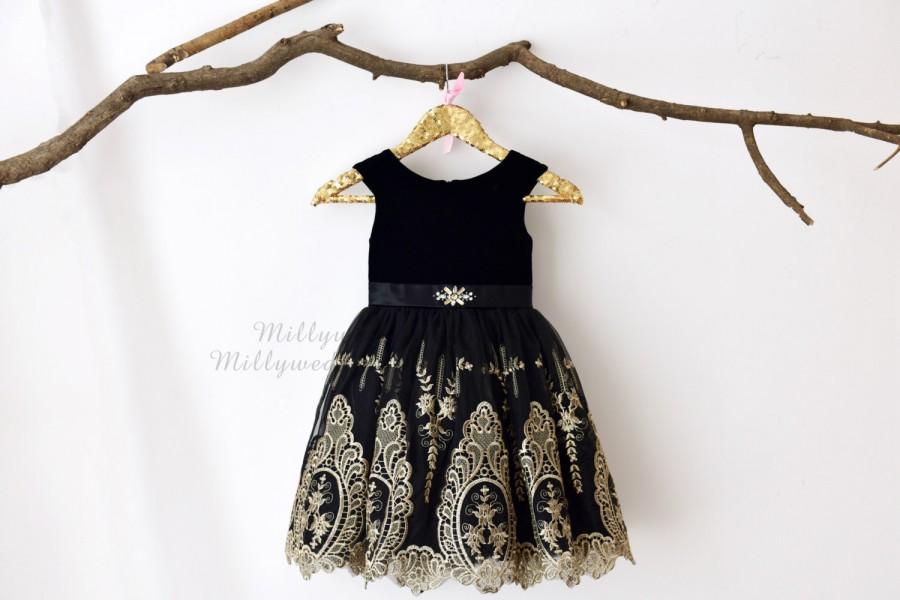 Mariage - Black Velvet Cap Sleeves Gold Lace Flower Girl Dress M0028