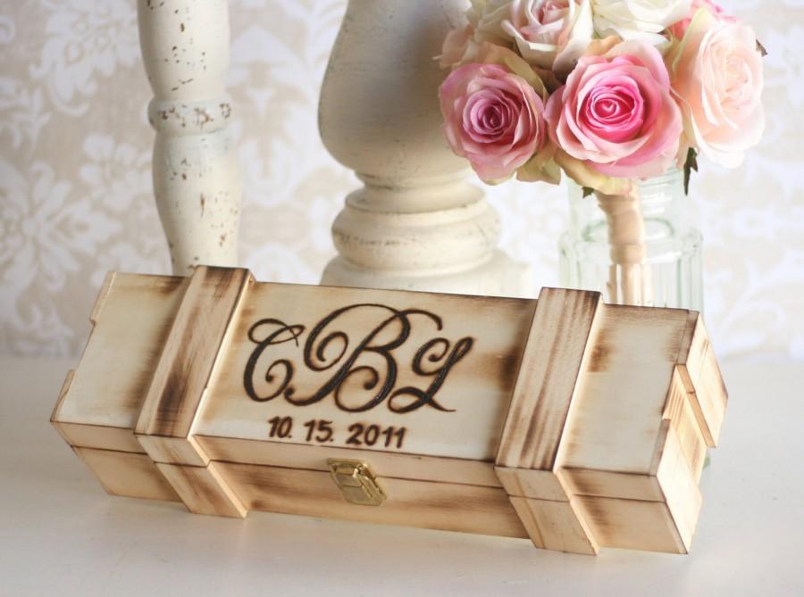 Свадьба - Personalized Wine Box Custom Bridal Shower Wedding Gift (Item Number 20206)