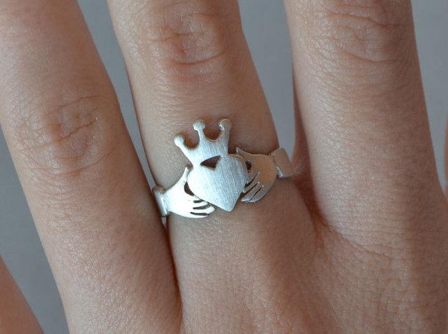 Mariage - Unisex Claddagh Ring Sterling Silver 925 Adjustable Band Heart Crown Ring Best Friend Gift Idea Loyalty Symbol Jewelry Promise Rings