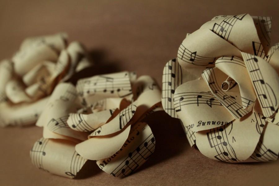 Свадьба - one dozen sheet music roses - twelve 2 inch handmade flower decorations or bouquet made from vintage aged paper