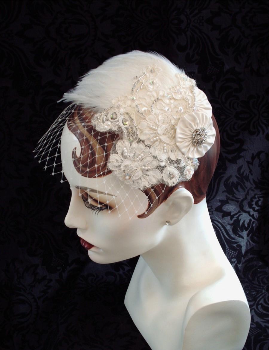 Hochzeit - 1920's Flapper Headpiece, Wedding Flapper Style Ivory Feather Fascinator, Art Deco Lace Headpiece, Veil, Russian Netting Veil, Retro Wedding