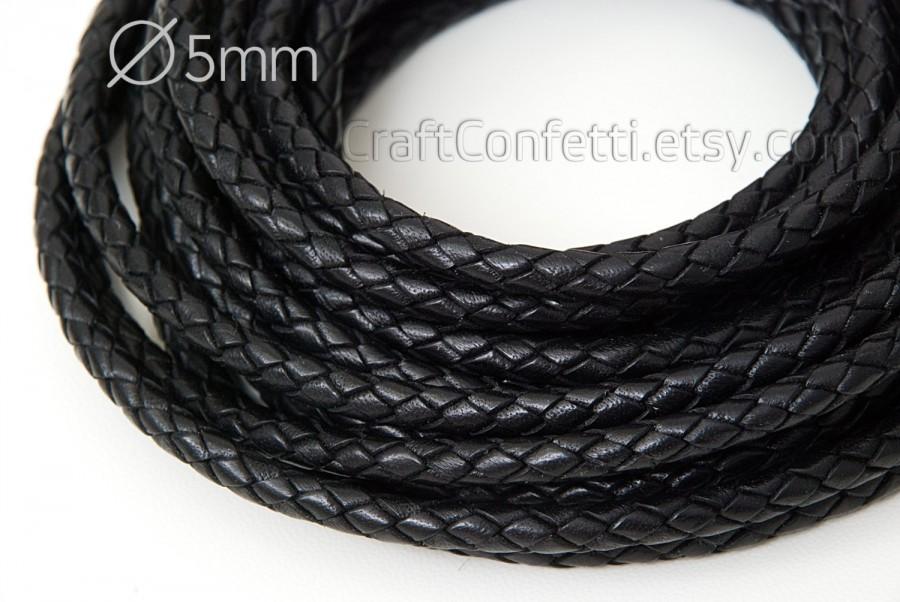Hochzeit - Black braided cord 5mm Black leather cord Natural leather cord Indian leather cord Jewelry supplies Jewelry cord Genuine leather round cord