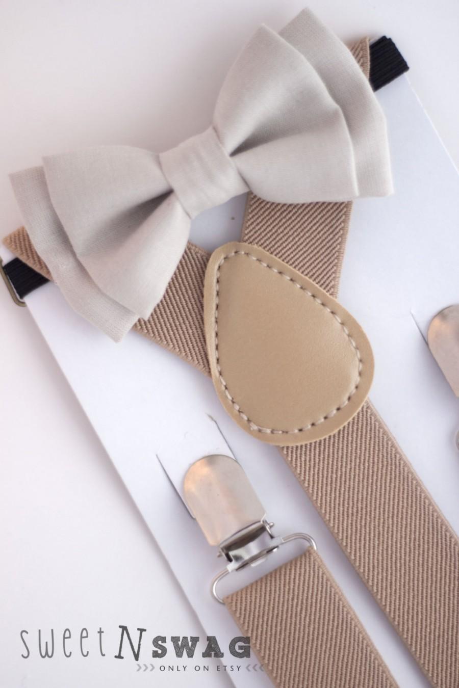 Mariage - SUSPENDER & BOWTIE SET.  Newborn - Adult sizes. Beige / Tan suspenders. Beige / grey/ ivory bow tie.