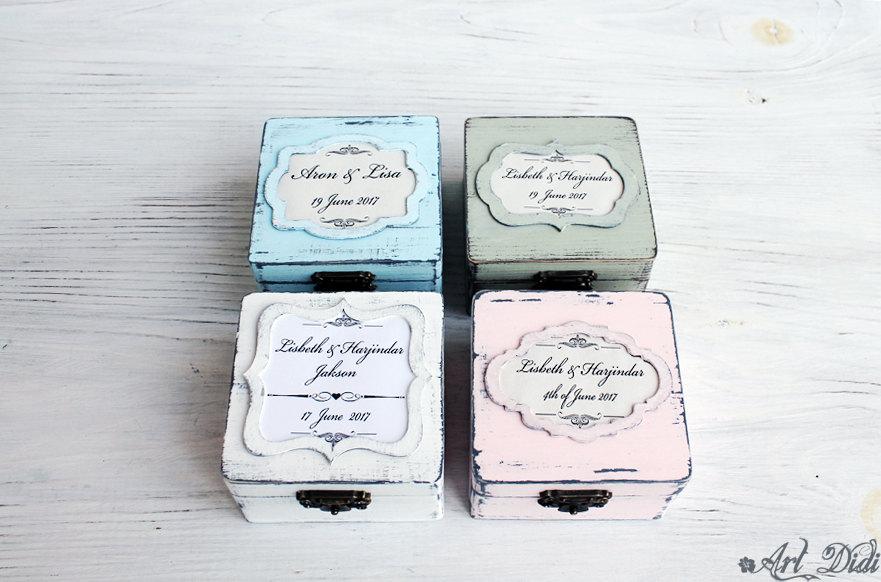 Mariage - Choose your color! Chalk Personalized Wedding Box, Chalk board ring box, Ring bearer box, Ring pillow, Ring Box, Burlap and Lase ring box