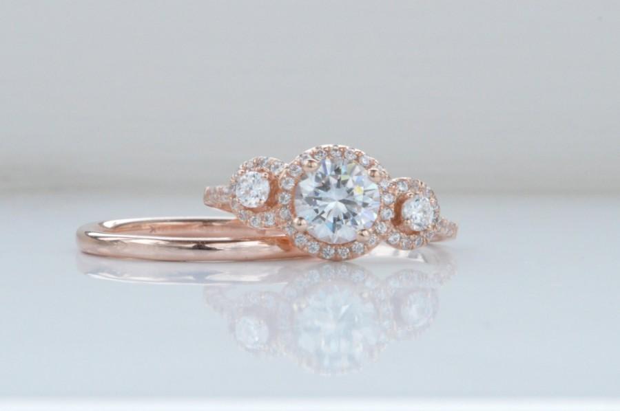 زفاف - 18K Gold Engagement Ring, Halo Engagement Ring, Three Stone Engagement Ring, 3 Stone Wedding Ring, Thin Wedding Band, 18K Promise Ring